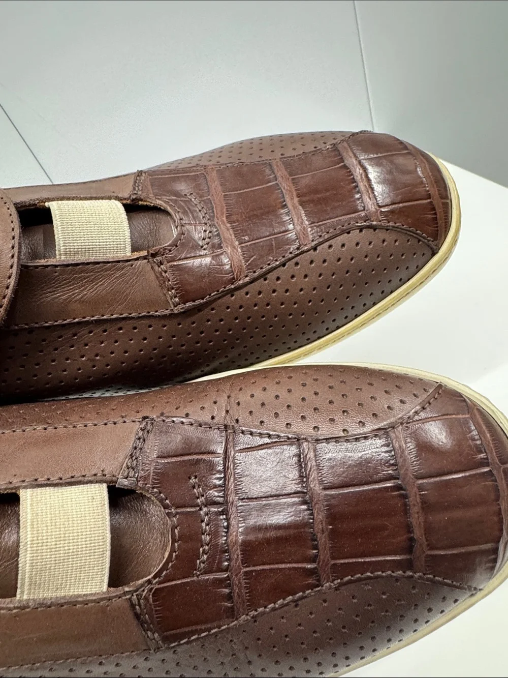 Caporicci genuine real 🐊 Leather Casual Velcro Sneakers size 42